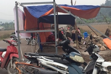 Đình chỉ hoạt động doanh nghiệp khai thác đất đá ảnh hưởng tới người dân