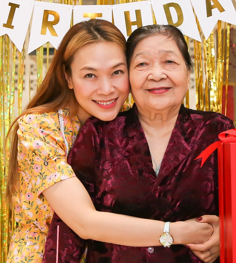 Lương Thùy Linh khoe nhan sắc của mẹ thời trẻ đẹp như Hoa hậu - 6