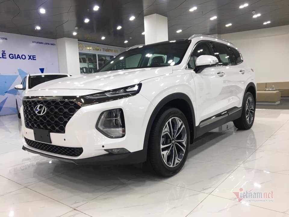 Loạt xe ưu đãi hấp dẫn, mở màn cuộc đua giảm giá quý II - 4 Loạt xe ưu đãi hấp dẫn, mở màn cuộc đua giảm giá quý II - 4