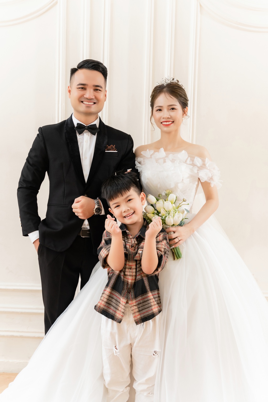 Chuyện tình xúc động của cô dâu trong đám cưới gây sốt ở Phú Thọ - 4 Chuyện tình xúc động của cô dâu trong đám cưới gây sốt ở Phú Thọ - 4