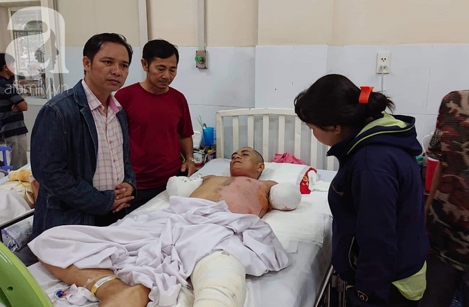 Đi làm nuôi mẹ già bị tai biến, chồng bị điện giật phải cắt 2 tay, vợ và 4 con đau đớn gom góp tiền cứu bố - Ảnh 5.