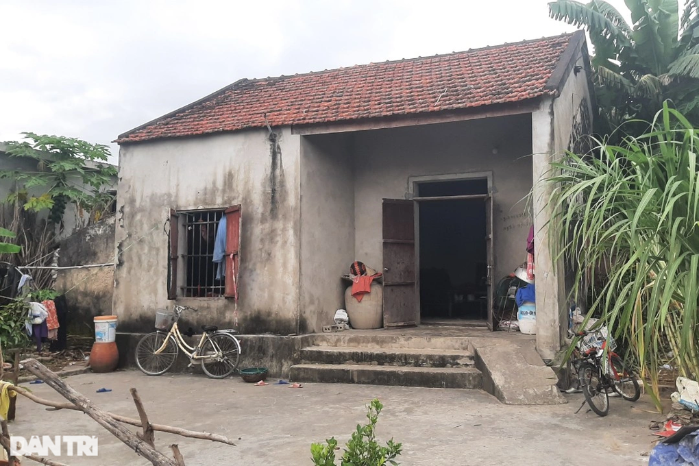 Bố mẹ bỏ đi, 3 đứa trẻ nheo nhóc sống với bà ngoại gần 70 tuổi - 5 Bố mẹ bỏ đi, 3 đứa trẻ nheo nhóc sống với bà ngoại gần 70 tuổi - 5