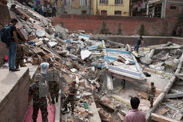 Nepal tiếp tục xảy ra dư chấn mạnh sau trận động đất kinh hoàng