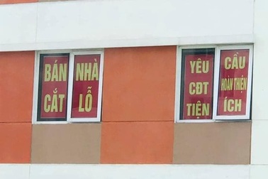 Treo băng rôn trong nhà đòi tiện ích, nửa đêm bị cắt điện