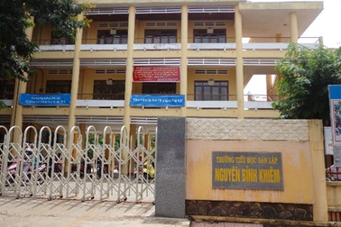 Hiệu trưởng trường tiểu học khởi kiện Chủ tịch thành phố