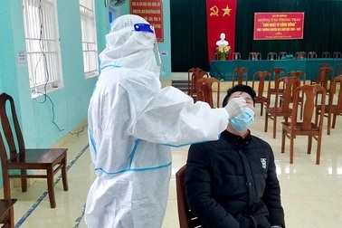 TP Huế yêu cầu một xã trả lại dân tiền thu mua kit test tầm soát Covid-19