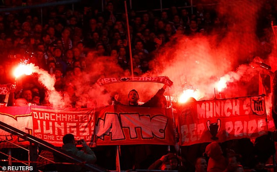 Phản đối CĐV, Bayern Munich và đối thủ nghỉ đá, đứng nói chuyện - 4 Phản đối CĐV, Bayern Munich và đối thủ nghỉ đá, đứng nói chuyện - 4