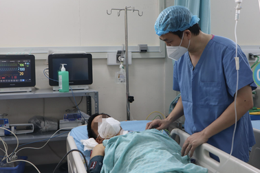 Uống sữa nuốt luôn nắp chai, nam thanh niên 27 tuổi nguy kịch