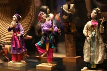 Tranh Đông Hồ, rối nước được trưng bày ở Bảo tàng Mỹ thuật Việt Nam