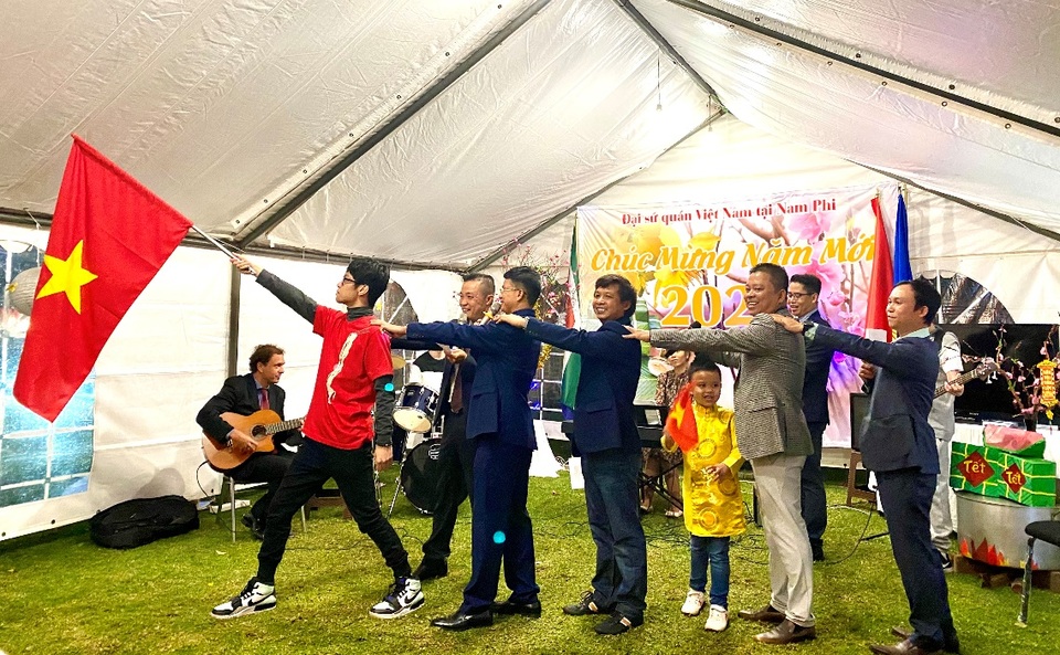 Đầm ấm Tết cộng đồng của người Việt tại Nam Phi - 2 Đầm ấm Tết cộng đồng của người Việt tại Nam Phi - 2