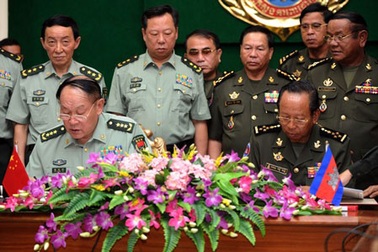 Trung Quốc viện trợ quân sự cho Campuchia 20 triệu USD