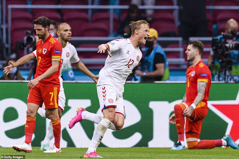 Siêu phẩm của người đóng thế Eriksen vào lưới Xứ Wales - 2 Siêu phẩm của người đóng thế Eriksen vào lưới Xứ Wales - 2