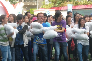 Để trẻ không nghiện mạng xã hội là một thách thức