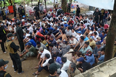 Công an An Giang phá sới bạc bắt giữ 150 đối tượng, thu giữ nửa tỷ đồng