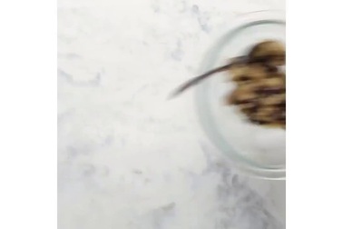 Làm món tráng miệng siêu ngon với lò vi sóng