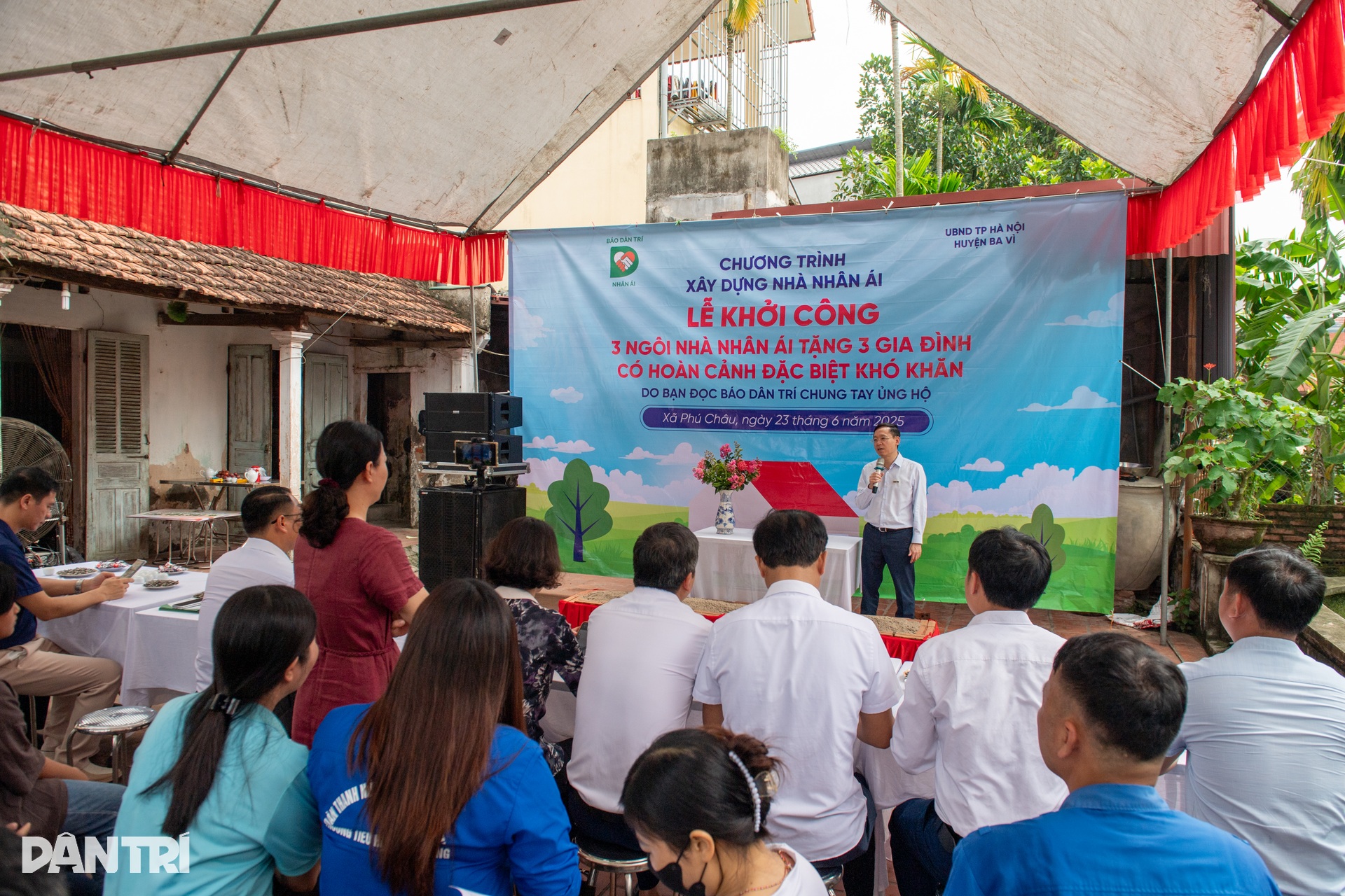 Nhờ sự giúp đỡ của bạn đọc, 3 hộ đặc biệt khó khăn ở Ba Vì sắp có nhà mới - 1 Nhờ sự giúp đỡ của bạn đọc, 3 hộ đặc biệt khó khăn ở Ba Vì sắp có nhà mới - 1