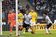 Đức và Hà Lan tiến gần đến tấm vé dự World Cup 2022