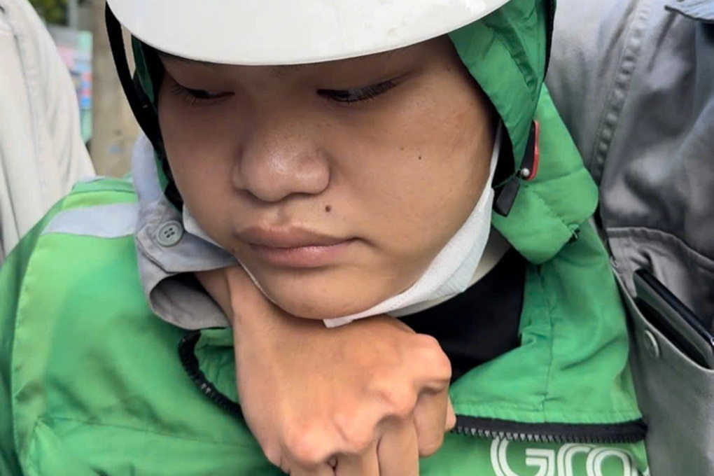 Lộ chân tướng nam sinh viên mặc áo Grab khi tham gia nhóm kín - 2 Lộ chân tướng nam sinh viên mặc áo Grab khi tham gia nhóm kín - 2