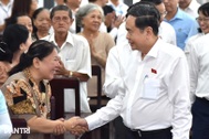 Chủ tịch Quốc hội Trần Thanh Mẫn tiếp xúc cử tri TPHCM