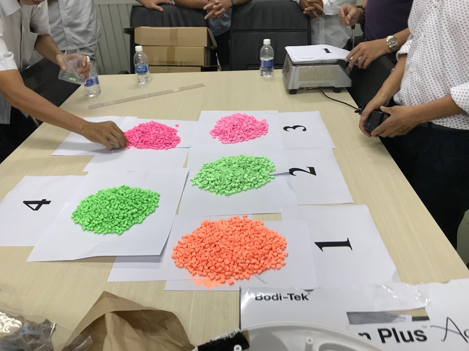 Phát hiện 9kg thuốc lắc chuyển phát nhanh từ Châu Âu về Việt Nam - 1