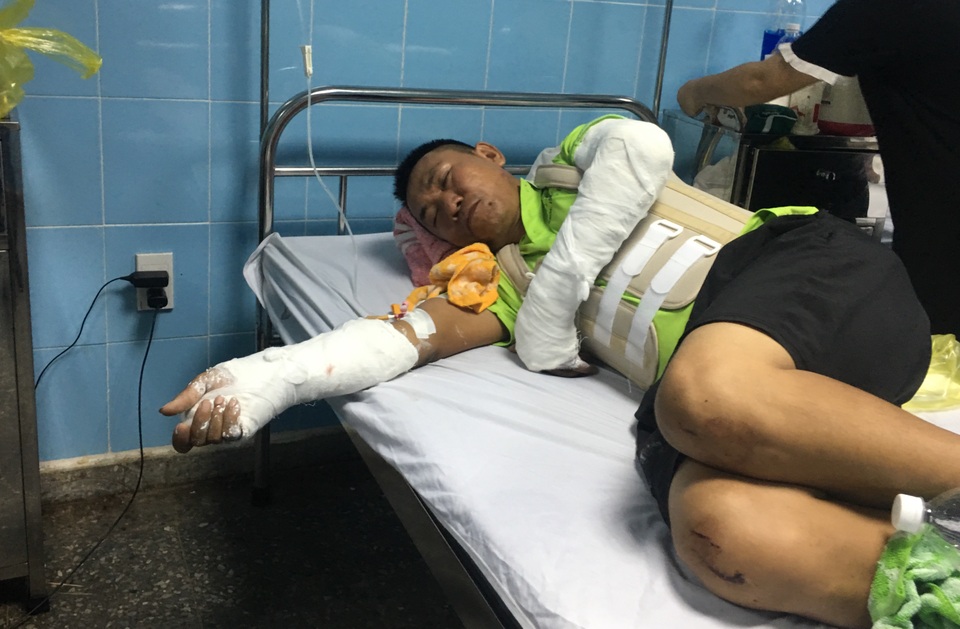 Vụ tai nạn 15 người chết: Xe đổ dốc nhanh, rung lắc rồi lao vào vách núi! - 2