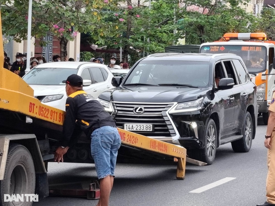 Vì sao 4 xe sang bị tạm giữ trong vụ bắt nguyên Chủ tịch TP Hạ Long? - 8 Vì sao 4 xe sang bị tạm giữ trong vụ bắt nguyên Chủ tịch TP Hạ Long? - 8
