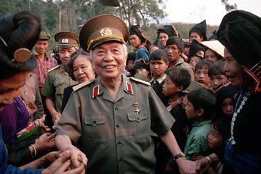 “Giá như Quốc hội có phút mặc niệm Đại tướng sẽ hợp lòng dân hơn”