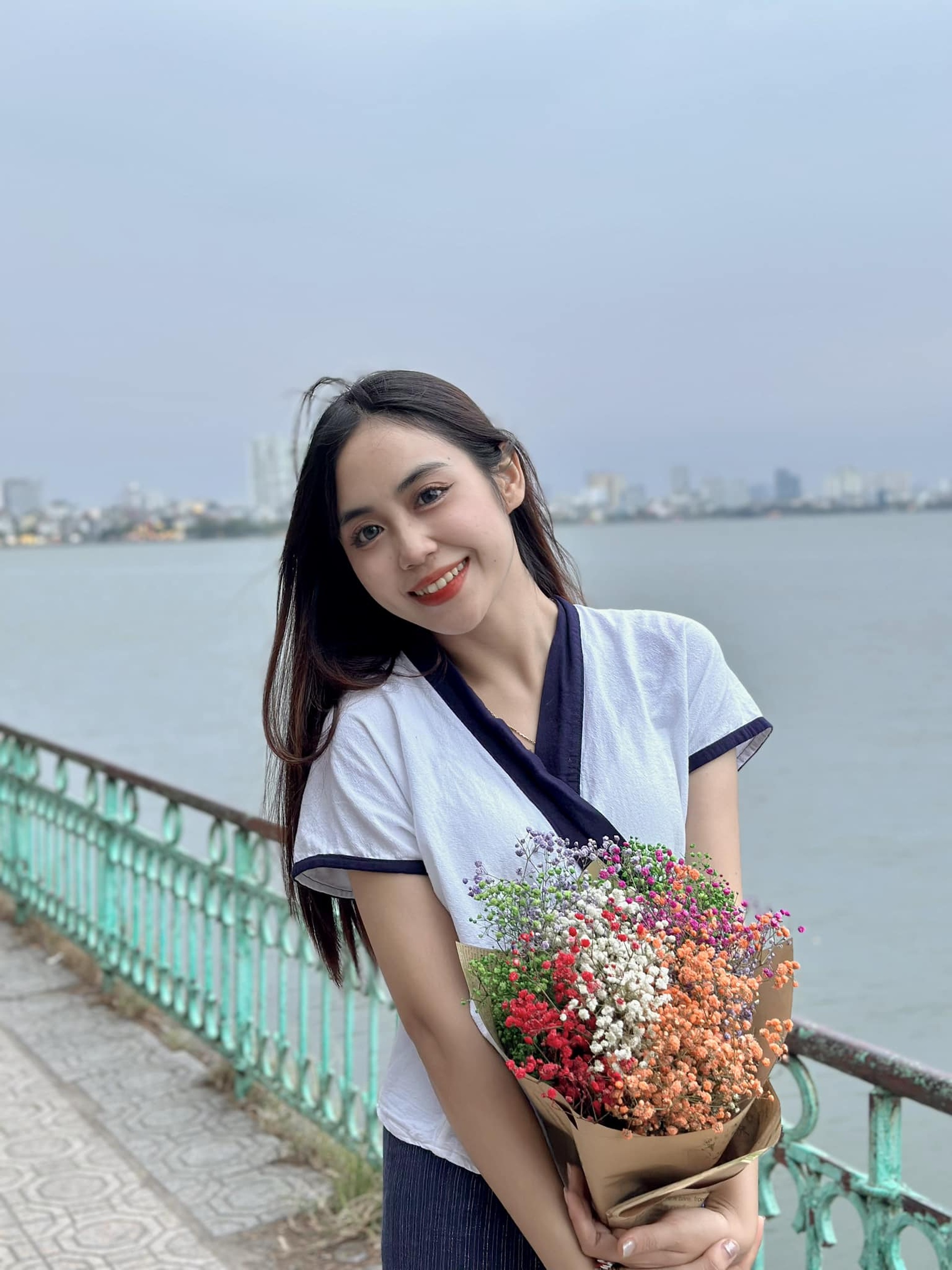 Những bóng hồng nổi bật tại lễ kỷ niệm 70 năm chiến thắng Điện Biên Phủ - 24 Những bóng hồng nổi bật tại lễ kỷ niệm 70 năm chiến thắng Điện Biên Phủ - 24
