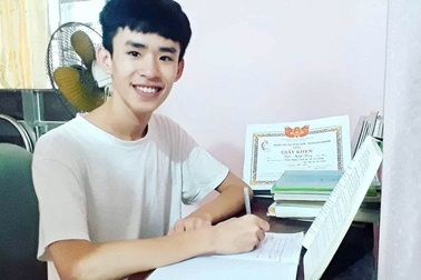 Nam sinh trường làng đạt thủ khoa khối C với 28,5 điểm