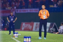 HLV Lê Huỳnh Đức tiết lộ sẽ để Tiến Linh ngồi dự bị