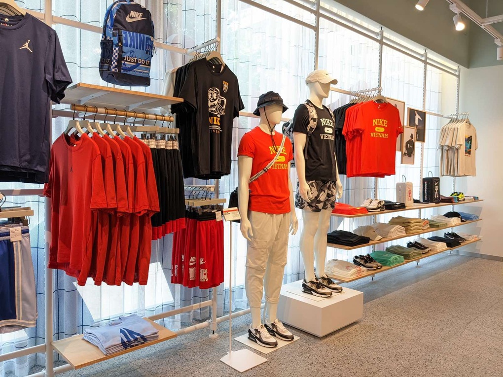 Thấy gì từ cuộc đổ bộ của thương hiệu quốc tế đình đám như Nike, Lush? - 4 Thấy gì từ cuộc đổ bộ của thương hiệu quốc tế đình đám như Nike, Lush? - 4