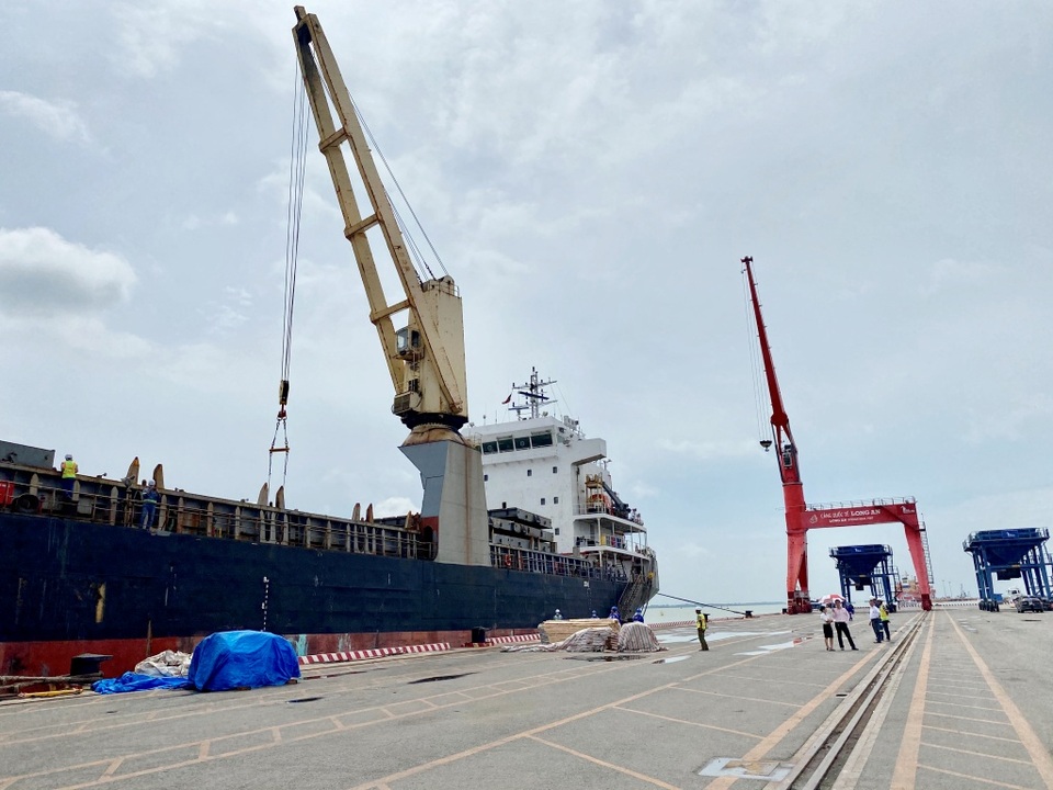 Long An: Cảng quốc tế “khủng” 10.000 tỷ đồng có thể đón tàu 70.000 tấn - 3 Long An: Cảng quốc tế “khủng” 10.000 tỷ đồng có thể đón tàu 70.000 tấn - 3