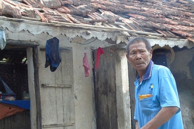 Lào hỗ trợ người dân vùng bão lụt Quảng Bình 6 tấn gạo