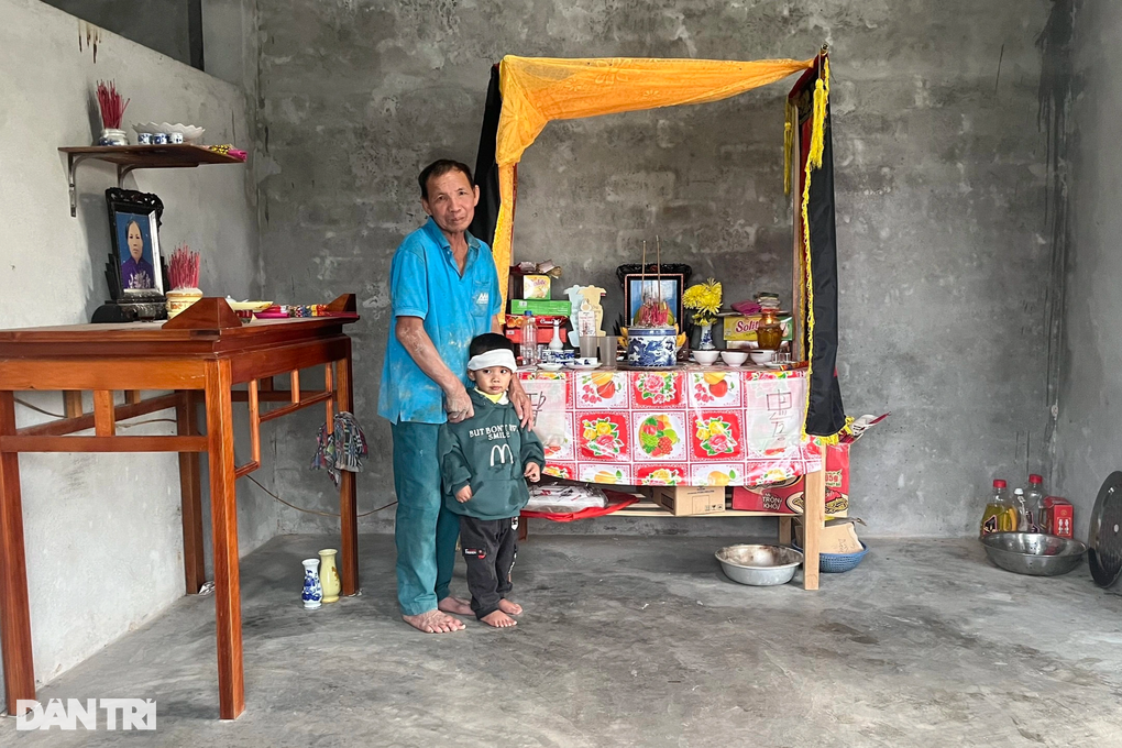 Mẹ bỏ đi, bố đột tử, bé trai 4 tuổi bơ vơ giữa ngày Tết - 5 Mẹ bỏ đi, bố đột tử, bé trai 4 tuổi bơ vơ giữa ngày Tết - 5