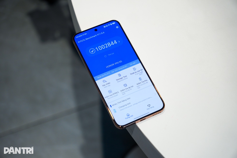 Recension av Honor X9d: Hög hållbarhet, lång batteritid, men begränsad kamera - 7 Đánh giá Honor X9d: Độ bền cao, pin khỏe nhưng camera còn hạn chế - 7