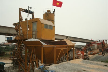 Quảng Bình: Hợp long nhịp chính cầu Quảng Hải