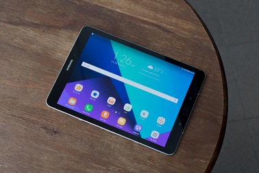 Bài toán nào cho nhu cầu của người dùng ở phân khúc tablet cao cấp?