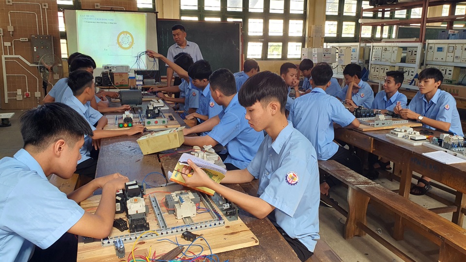 Phú Yên: Lợi ích kép khi vừa học nghề vừa học văn hóa - 2 Phú Yên: Lợi ích kép khi vừa học nghề vừa học văn hóa - 2