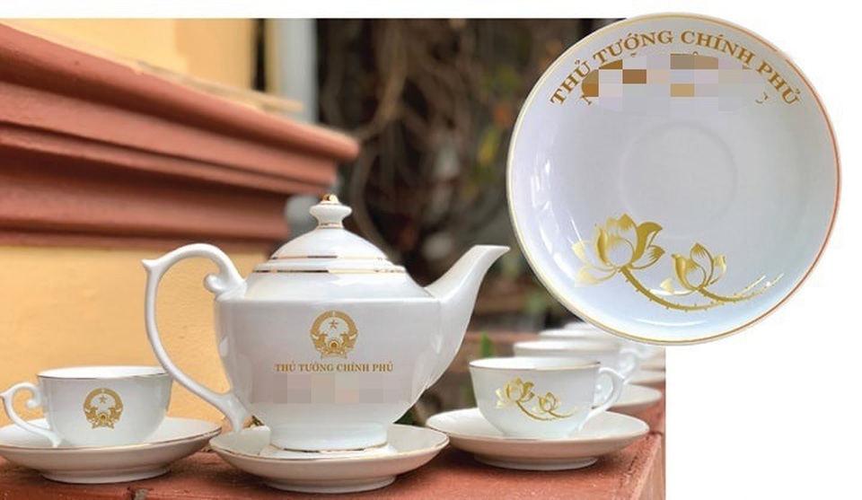 Phạt doanh nghiệp kinh doanh gốm sứ in tên Chủ tịch nước, Thủ tướng trên sản phẩm - 1 Phạt doanh nghiệp kinh doanh gốm sứ in tên Chủ tịch nước, Thủ tướng trên sản phẩm - 1