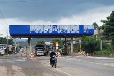 Đồng Nai: Tháo dỡ trạm thu phí trên quốc lộ 20
