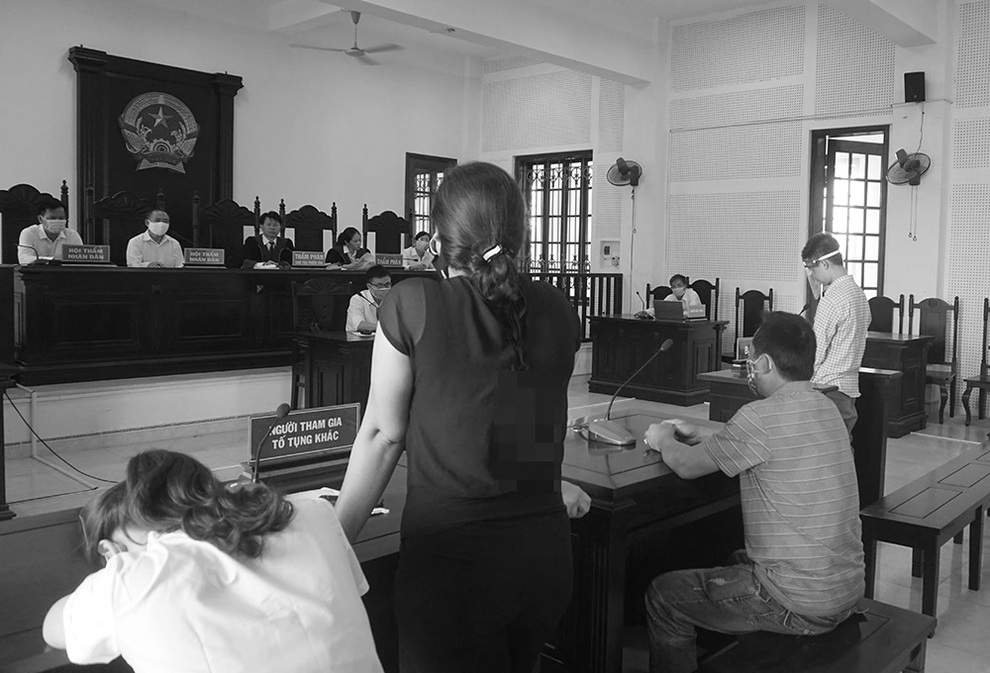 Tin vào công an rởm, con mất tình, mẹ mất tiền - 3 Tin vào công an rởm, con mất tình, mẹ mất tiền - 3