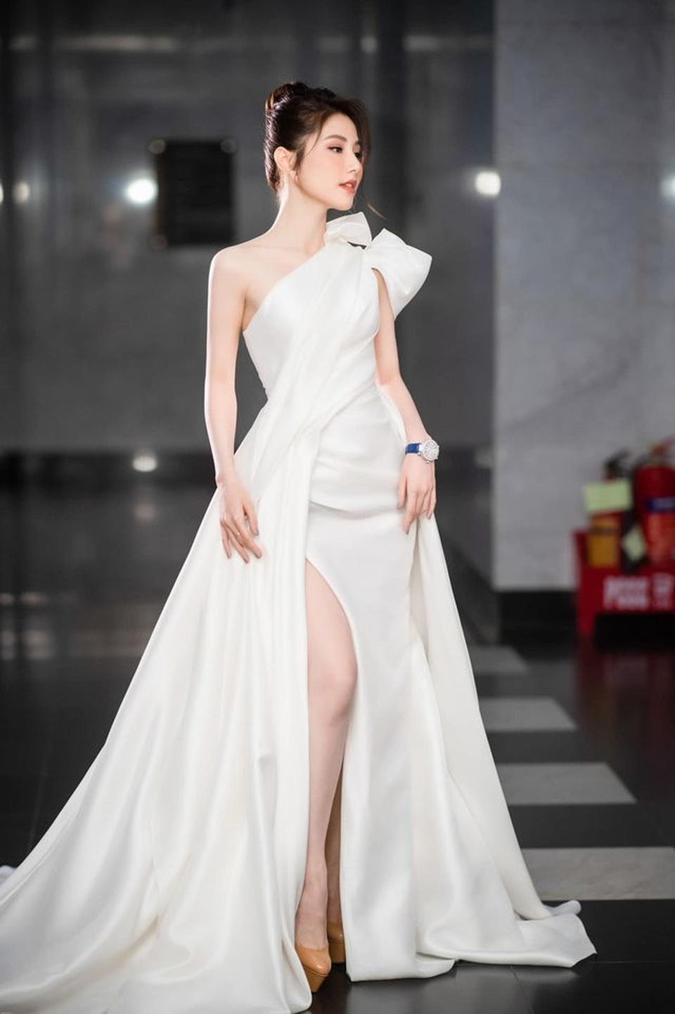 Gương mặt lúc tròn lúc dài, Diễm My Tình yêu và tham vọng phân trần - 7 Gương mặt lúc tròn lúc dài, Diễm My Tình yêu và tham vọng phân trần - 7