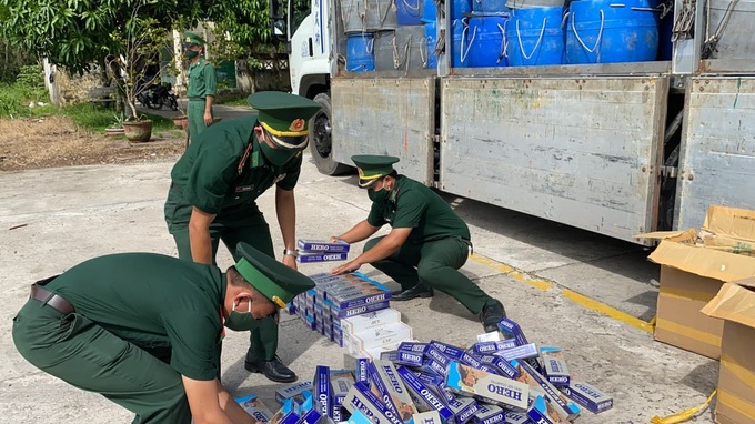 Phú Quốc: Bắt giữ tài xế vận chuyển 1.840 gói thuốc lá lậu - Ảnh 1. Phú Quốc: Bắt giữ tài xế vận chuyển 1.840 gói thuốc lá lậu - Ảnh 1.