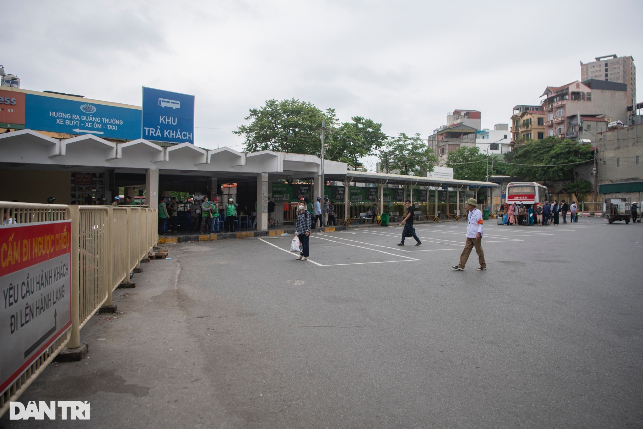 Mnoho řidičů bylo v den, kdy se po svátcích od 30. dubna do 1. května vrátili do Hanoje, překvapeno - 1 Nhiều tài xế bất ngờ trong ngày trở lại Hà Nội sau nghỉ lễ 30/4-1/5 - 1