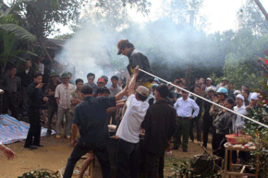 Sau ba ngày mất tích, bất ngờ thấy xác dưới giếng