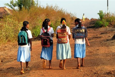 Ấn Độ: Bị giáo viên lột đồ vì nghi ăn cắp, nữ sinh nhảy lầu tự tử