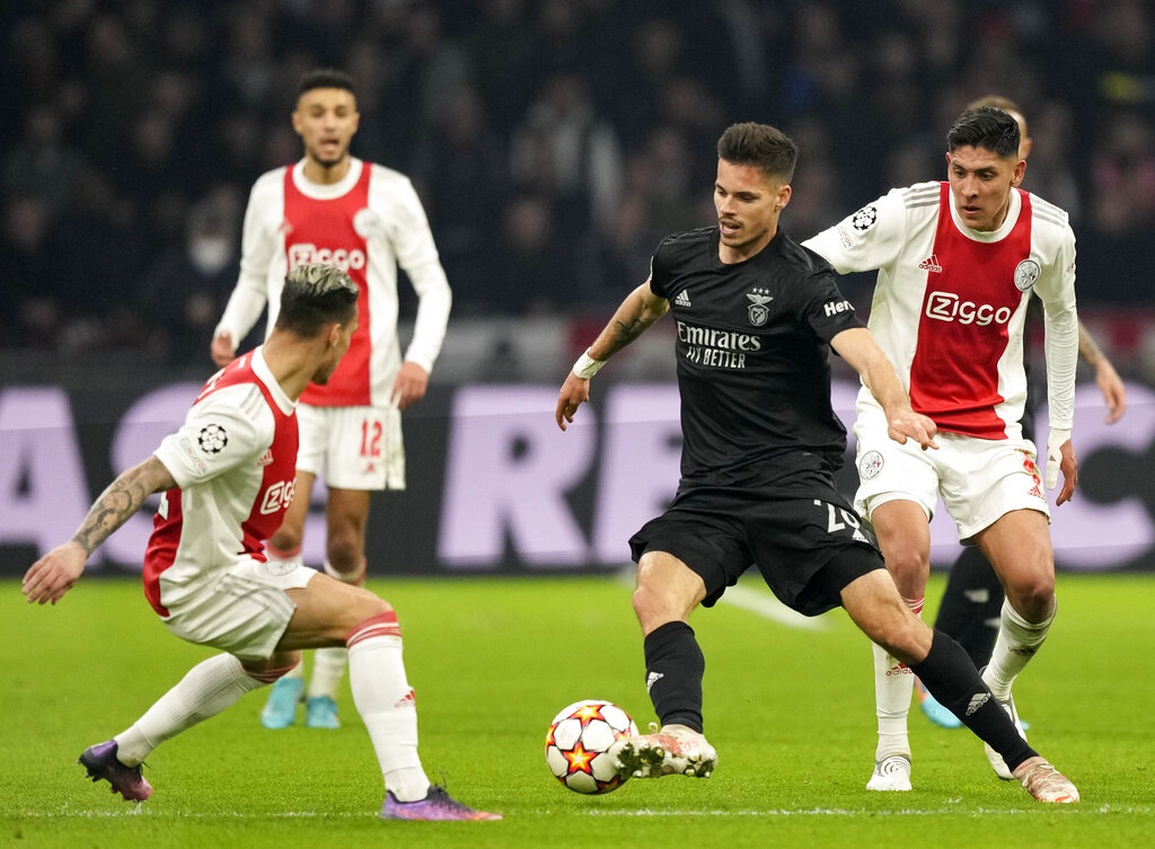 Đánh bại Ajax, Benfica tiến vào tứ kết Champions League - 2 Đánh bại Ajax, Benfica tiến vào tứ kết Champions League - 2