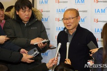 HLV Park Hang Seo khen ngợi cầu thủ Việt Nam trên báo Hàn Quốc