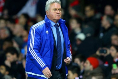 Guus Hiddink lập kỷ lục ở Premier League