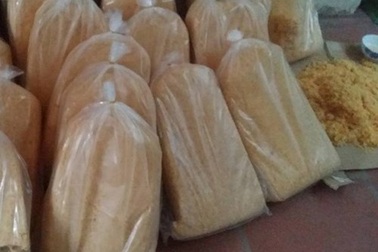 "Phù phép" phụ gia, gà già thành ruốc